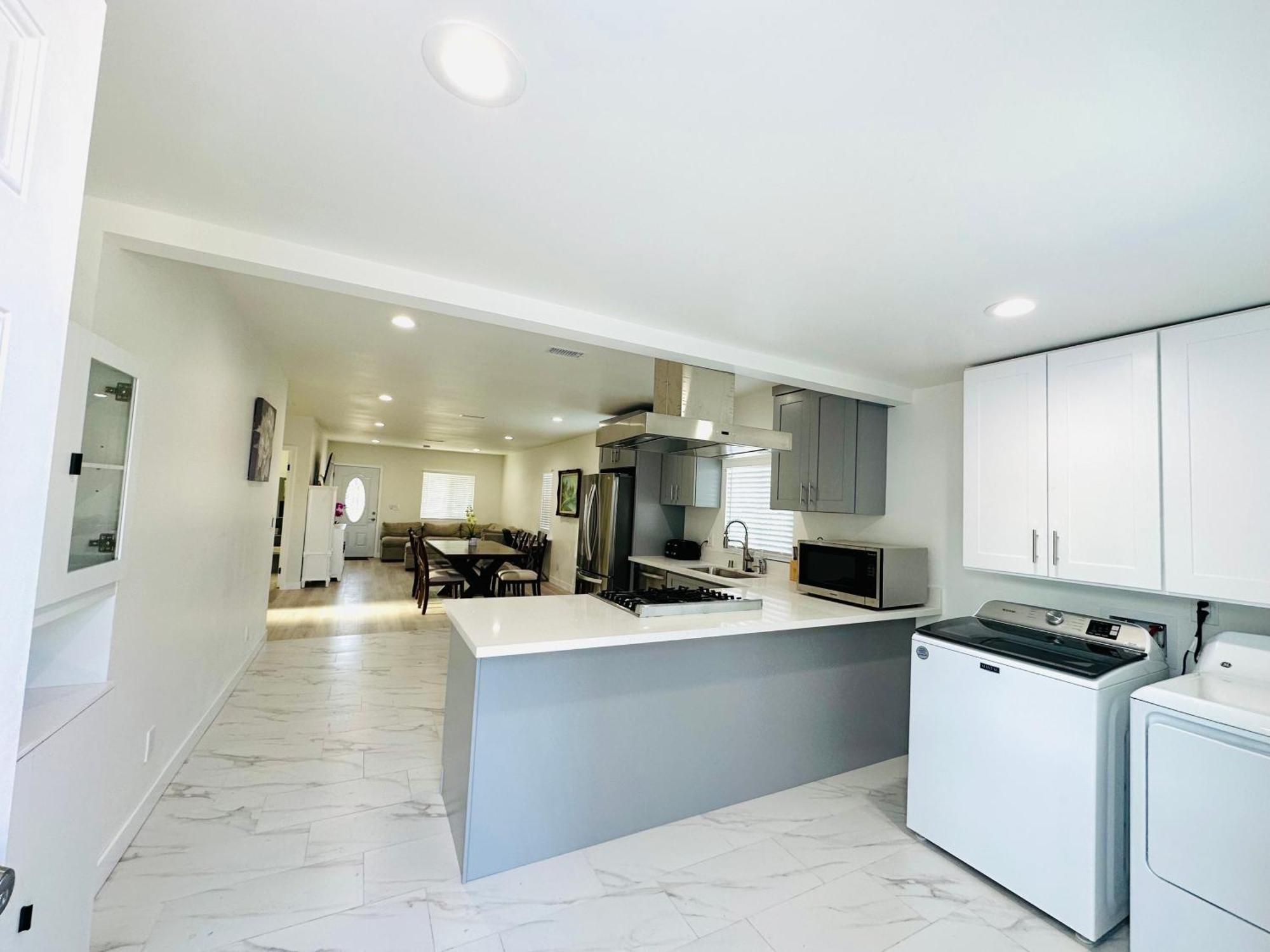 New Spacious House In Anaheim Near Disneyland-Knott In Without Backyard In The Same Lot Of 3 Separate Properties Zewnętrze zdjęcie