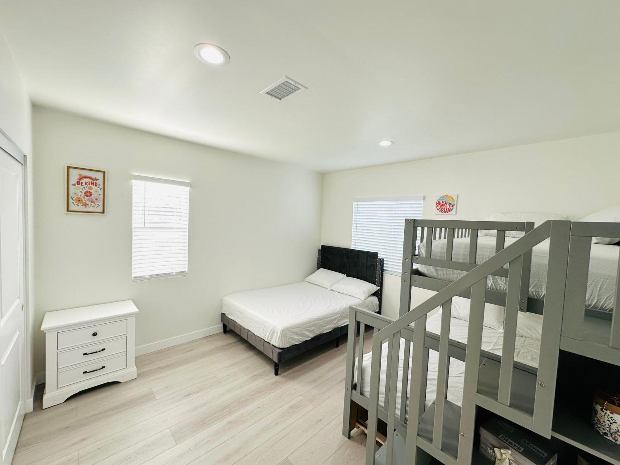 New Spacious House In Anaheim Near Disneyland-Knott In Without Backyard In The Same Lot Of 3 Separate Properties Zewnętrze zdjęcie
