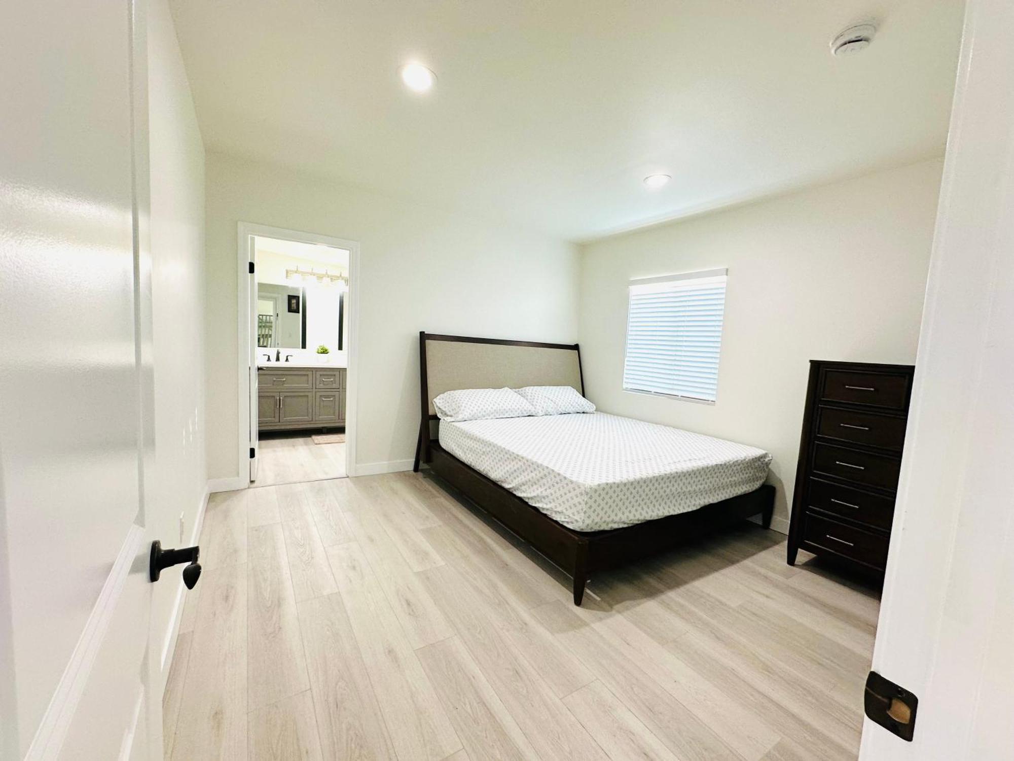 New Spacious House In Anaheim Near Disneyland-Knott In Without Backyard In The Same Lot Of 3 Separate Properties Zewnętrze zdjęcie